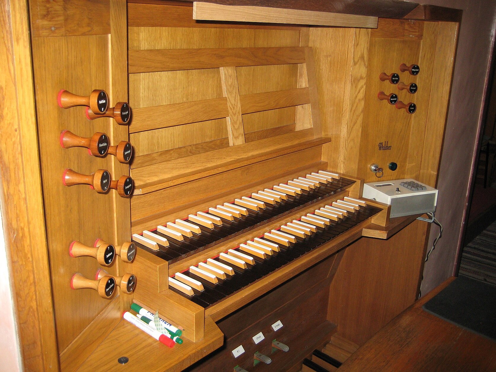 Spielschrank